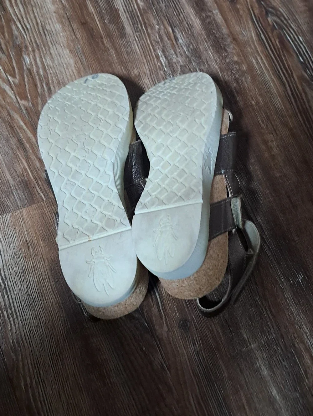 Fly London Women's Soft Leather Metallic Pewter Wedge Platform Sandal Sz. 9